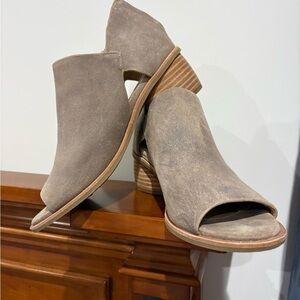 Sofft Taupe Open-Toe Mules